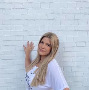 Meet your Posher, Ella